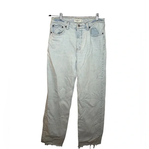 Abercrombie & Fitch 90s High Rise Relaxed‎ Jean in Light Wash - Picture 5 of 7